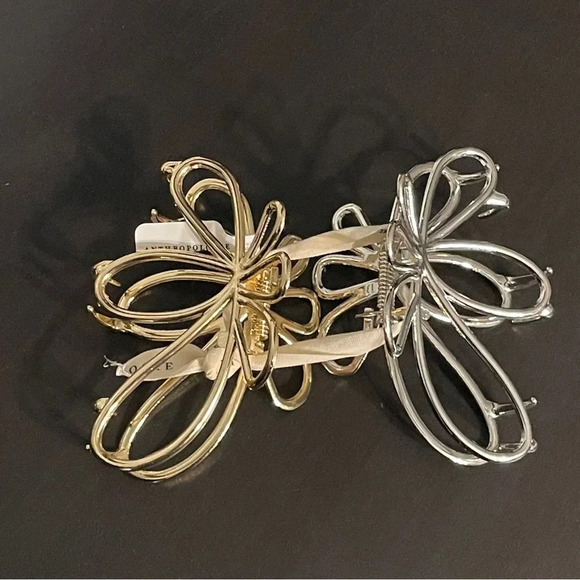 NWT Anthropologie, 2 Getaway Floral Hair Claw Clips, Gold & Silver. New tags! - Picture 3 of 7